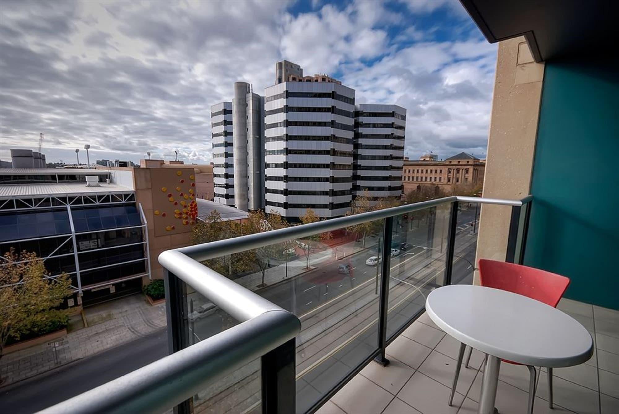 La Loft Apartments North Terrace Аделейд Екстериор снимка