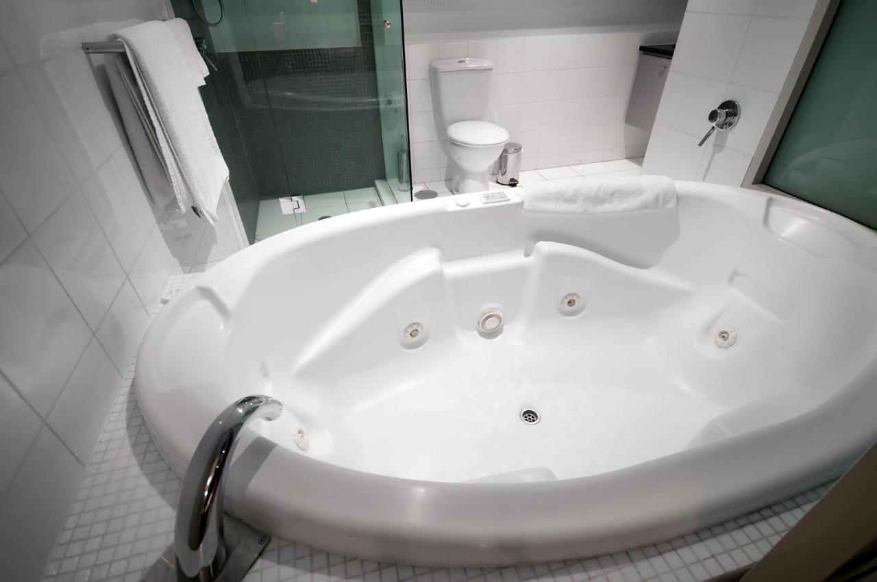 La Loft Apartments North Terrace Аделейд Стая снимка